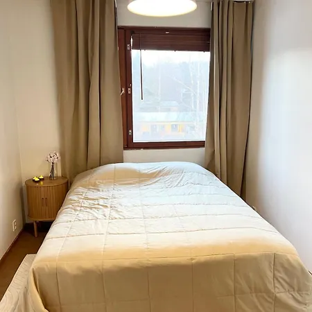 Bright & Spacious Retreat Near Santa Claus Village -free Parking Lejlighed