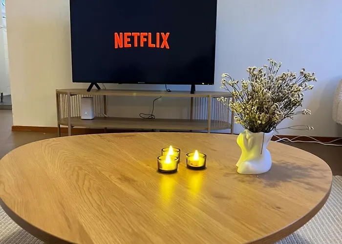 Lejlighed Bright & Spacious Retreat Near Santa Claus Village -free Parking *