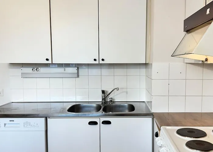 Bright & Spacious Retreat Near Santa Claus Village -free Parking Διαμέρισμα *